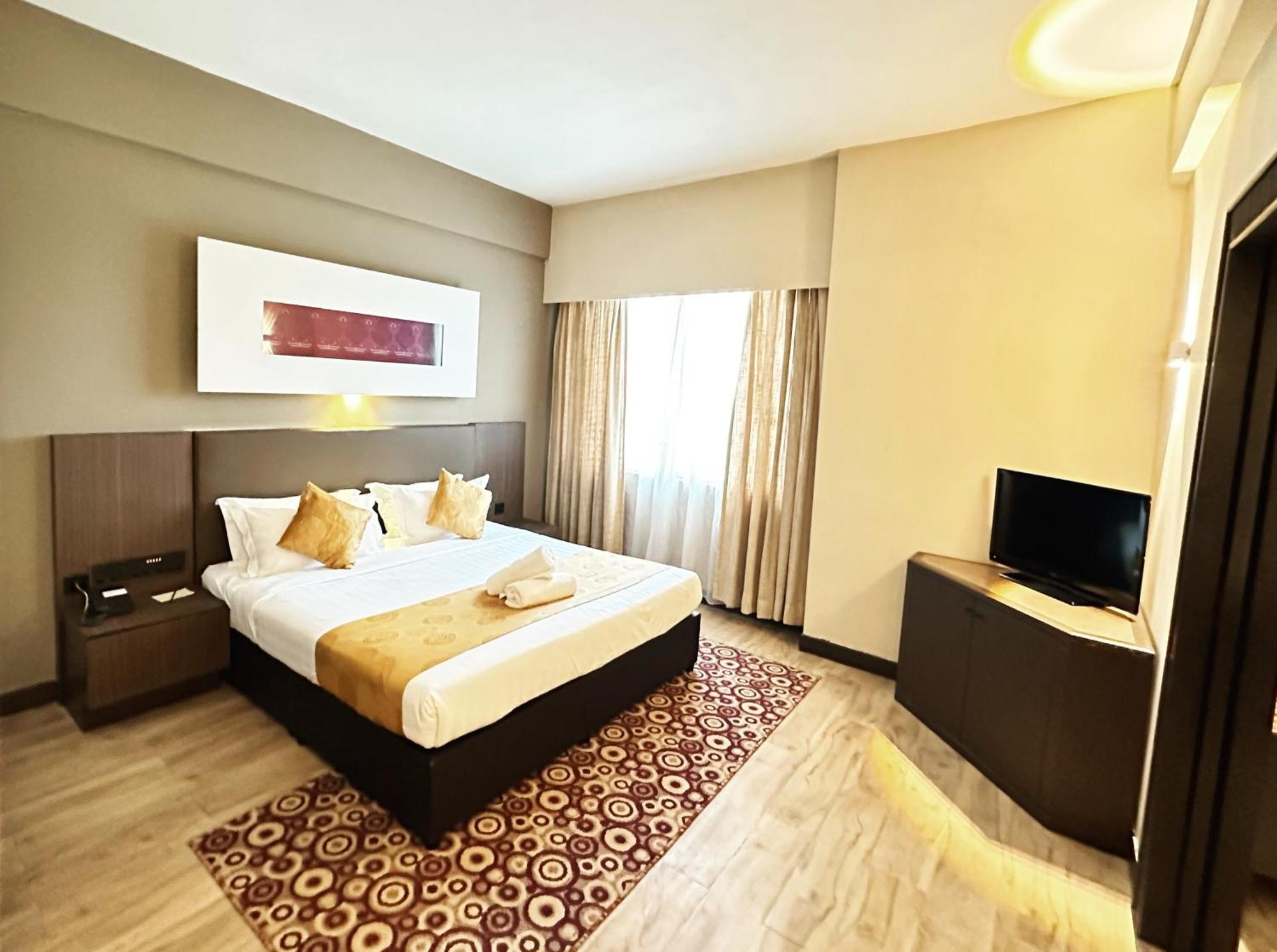 Regalpark Hotel Kuala Lumpur Exterior foto
