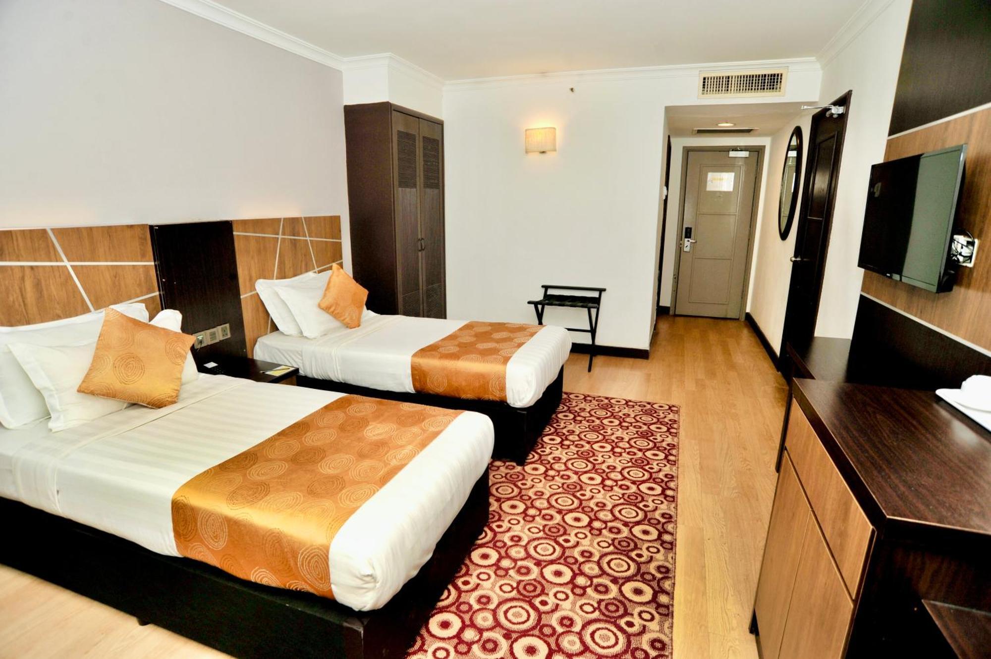 Regalpark Hotel Kuala Lumpur Exterior foto